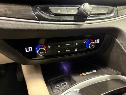 Certified 2023 Buick Enclave Essence FWD image 21