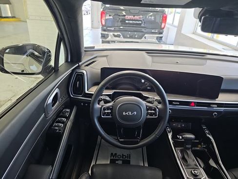 Certified 2025 Kia Sorento SX Prestige AWD/4WD image 12
