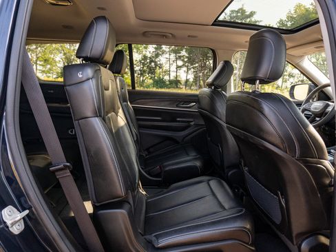 Used 2018 Jeep Grand Cherokee Limited w/ Luxury Group II AWD/4WD image 19