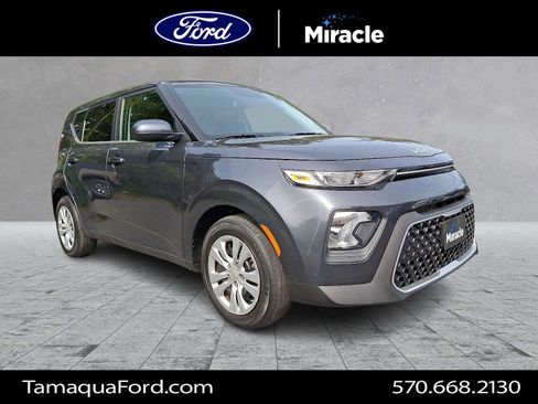 Used 2022 Kia Soul LX image 1