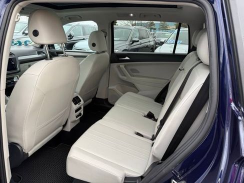 Certified 2023 Volkswagen Tiguan SE w/ Panoramic Sunroof Package image 12