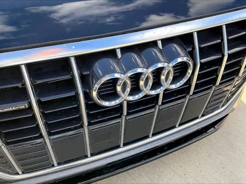 Certified 2025 Audi Q3 2.0T Premium w/ Convenience Package image 28