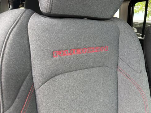 Used 2025 Jeep Wrangler Unlimited Rubicon AWD/4WD image 10