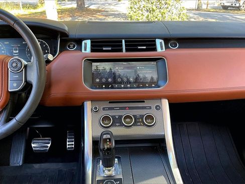 Used 2017 Land Rover Range Rover Sport SVR image 9