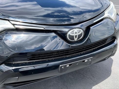 Used 2018 Toyota RAV4 LE w/ All Weather Liner Package FWD image 26