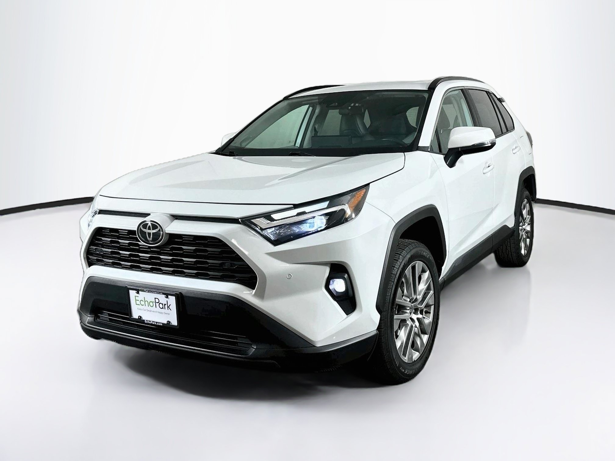Used 2023 Toyota RAV4 XLE Premium AWD/4WD image 3