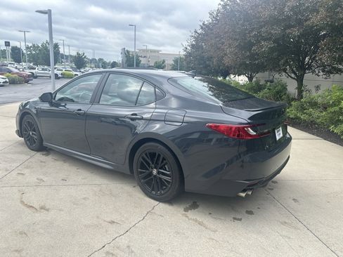 Used 2025 Toyota Camry SE w/ Convenience Package FWD image 7