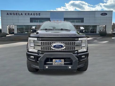Used 2019 Ford F250 Platinum w/ Platinum Ultimate Package AWD/4WD image 2