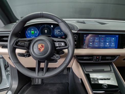 New 2026 Porsche Macan 4 Electric AWD/4WD image 18