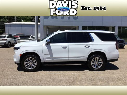 Used 2023 Chevrolet Tahoe Premier AWD/4WD image 4