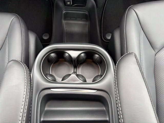 New 2027 Chrysler Pacifica Select FWD image 32