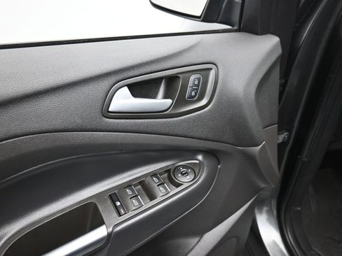 Used 2019 Ford Escape SE image 10