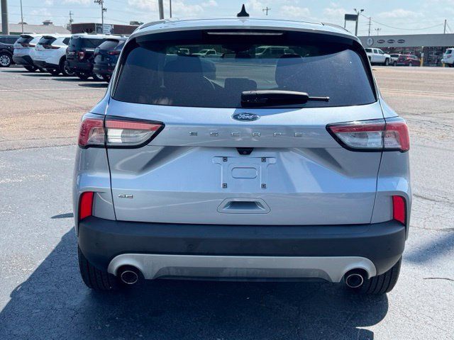 Used 2022 Ford Escape SE FWD image 4
