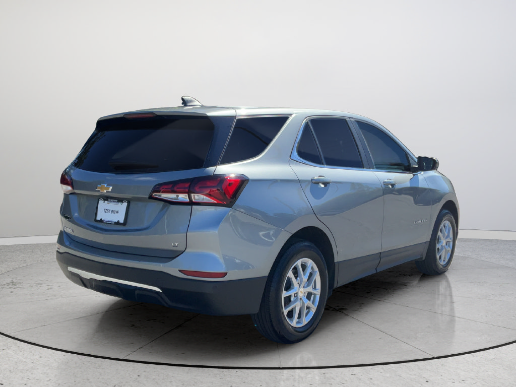 Used 2023 Chevrolet Equinox LT w/ Driver Convenience Package FWD image 6