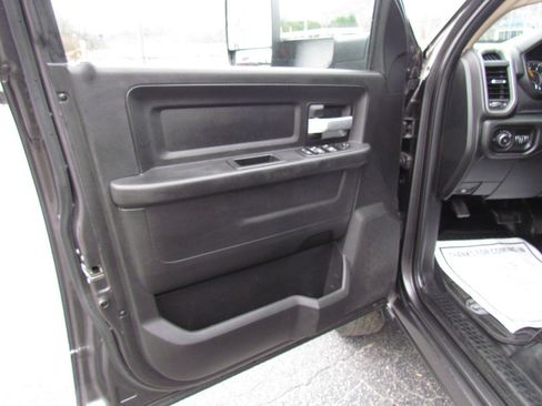 Used 2019 RAM 3500 Tradesman AWD/4WD image 9