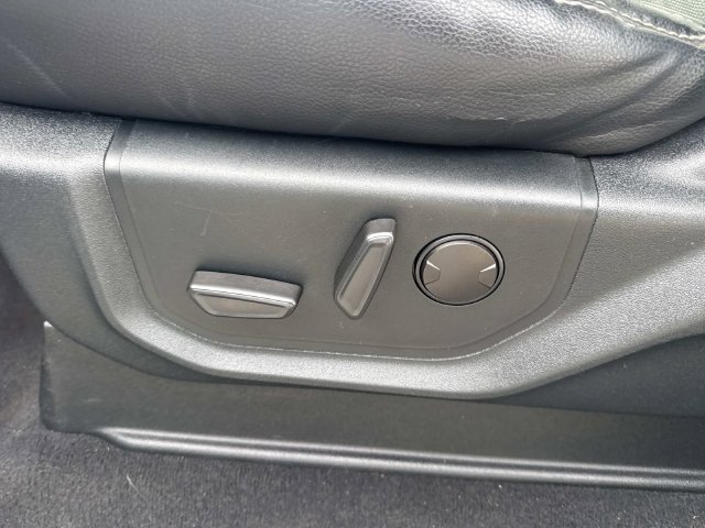 Used 2020 Ford F350 Lariat w/ Lariat Value Package AWD/4WD image 23