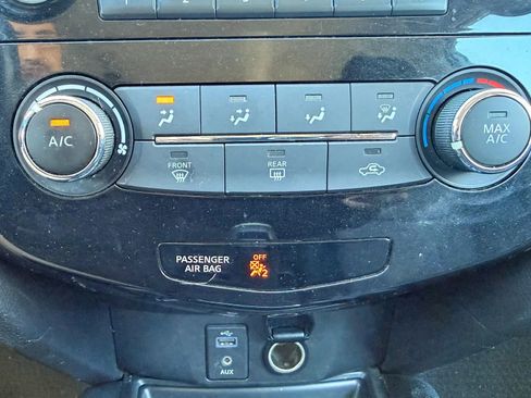 Used 2017 Nissan Rogue S FWD image 24