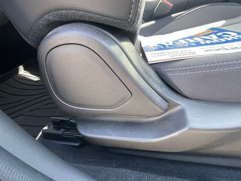 Used 2024 Subaru Crosstrek 2.0i Premium image 12