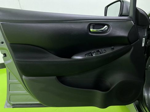 Used 2025 Nissan Leaf S FWD image 15