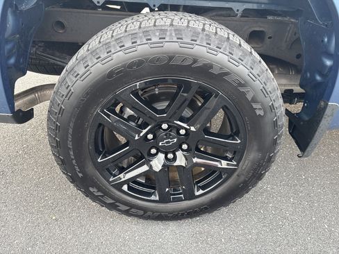 Used 2024 Chevrolet Silverado 1500 Custom w/ Turbomax Blackout Package image 9