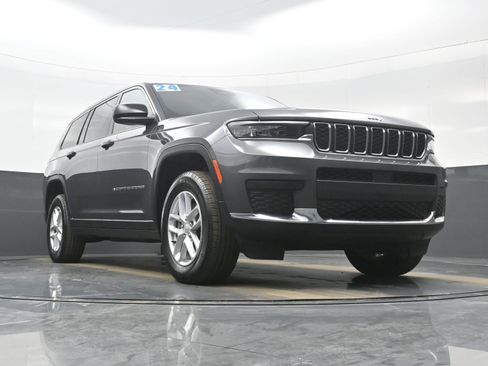 Used 2024 Jeep Grand Cherokee L Laredo w/ Luxury Tech Group I image 33