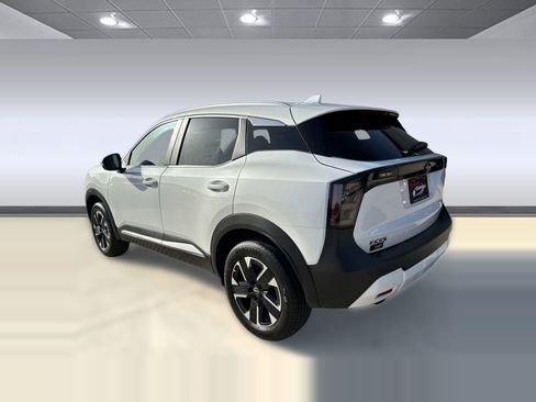 New 2025 Nissan Kicks SV w/ SV Premium Package image 3