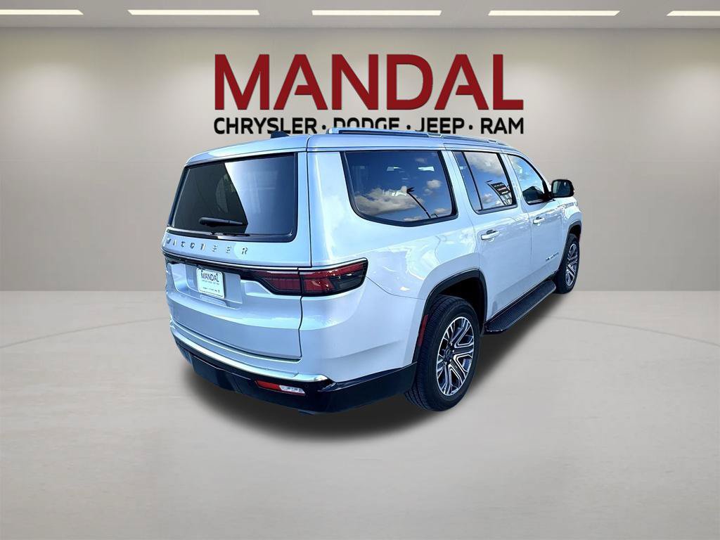 Used 2025 Jeep Wagoneer Series II AWD/4WD image 6