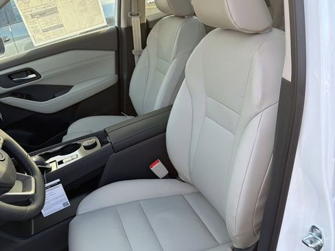 New 2026 Nissan Rogue SV AWD/4WD image 18