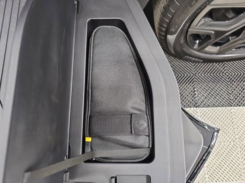 Used 2025 Rivian R1T Adventure image 32