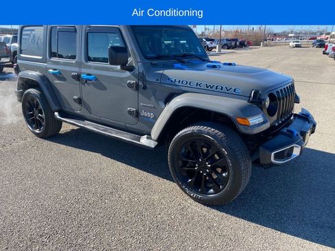 Used 2022 Jeep Wrangler Unlimited Sahara image 8
