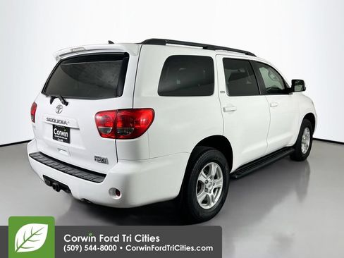 Used 2017 Toyota Sequoia SR5 AWD/4WD image 15