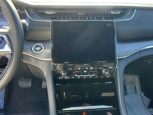 New 2025 Jeep Grand Cherokee L Overland w/ Advanced Protech Group III image 29