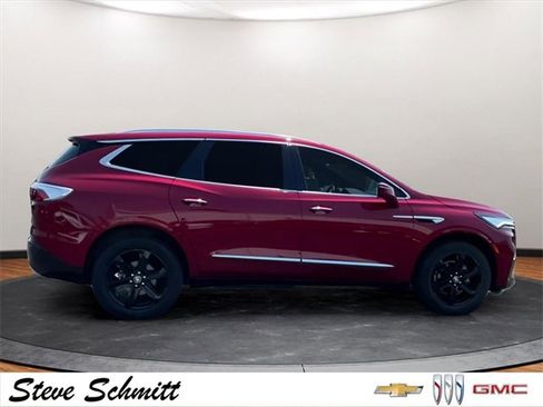 Used 2023 Buick Enclave Essence w/ Sport Touring Edition image 10