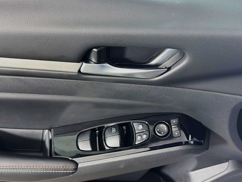 Used 2025 Nissan Altima 2.5 SR w/ SR Premium Package FWD image 15