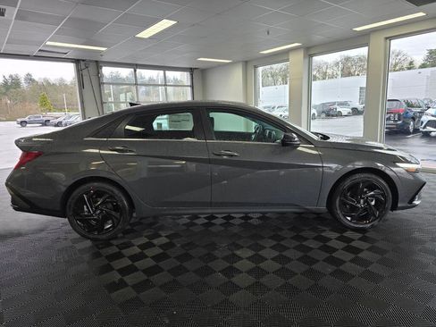 New 2026 Hyundai Elantra SEL Sport FWD image 2