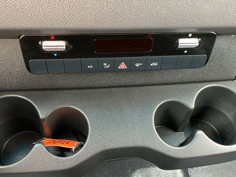 Used 2024 Mercedes-Benz Sprinter 2500 image 16