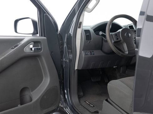 Used 2012 Nissan Frontier SV w/ SV Premium Utility Pkg image 24