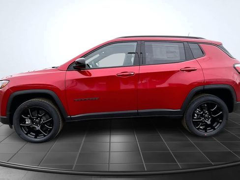 New 2026 Jeep Compass Latitude image 3
