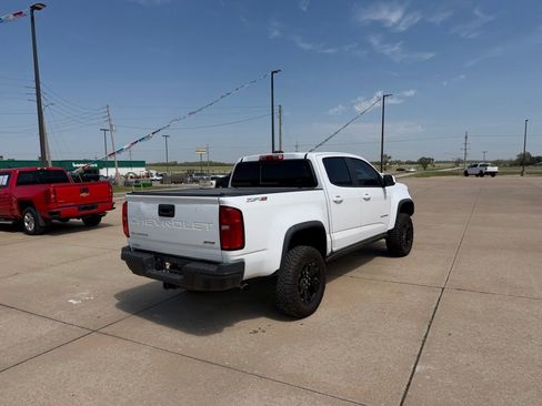 Used 2022 Chevrolet Colorado ZR2 w/ ZR2 Dusk Special Edition AWD/4WD image 2
