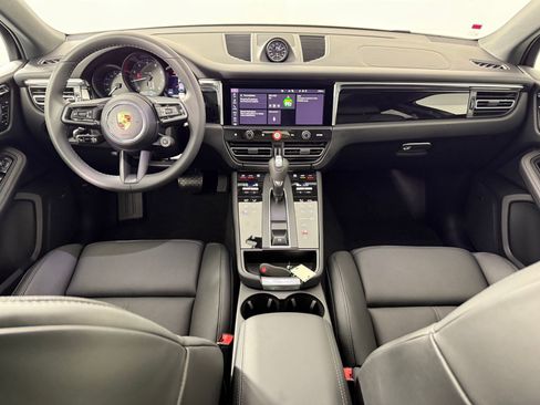 Certified 2026 Porsche Macan AWD/4WD image 17
