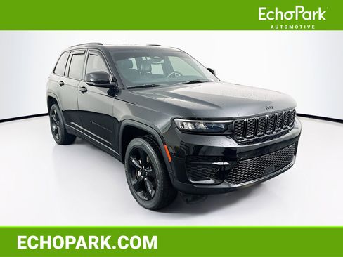 Used 2023 Jeep Grand Cherokee Altitude AWD/4WD image 1