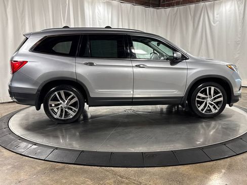 Used 2017 Honda Pilot Elite image 6