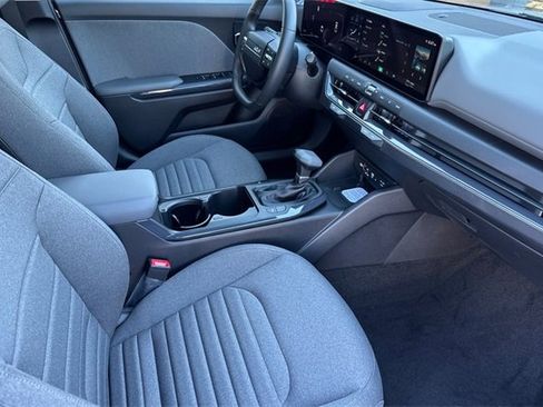 New 2025 Kia K4 EX image 17