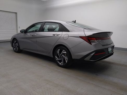 Used 2025 Hyundai Elantra Sport image 3