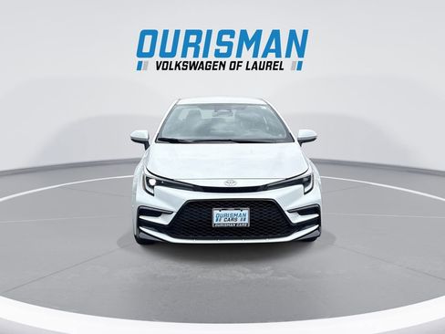 Used 2026 Toyota Corolla SE FWD image 3