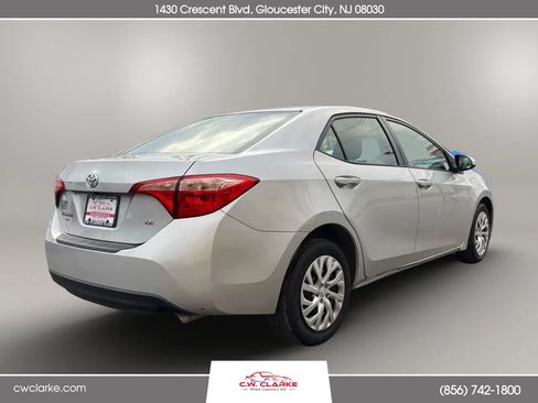 Used 2018 Toyota Corolla LE image 4