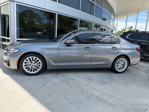 Used 2023 BMW 530i w/ Convenience Package RWD image 2