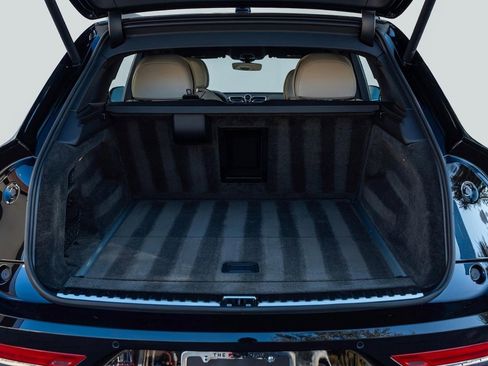 Used 2023 Bentley Bentayga Extended Wheelbase image 15