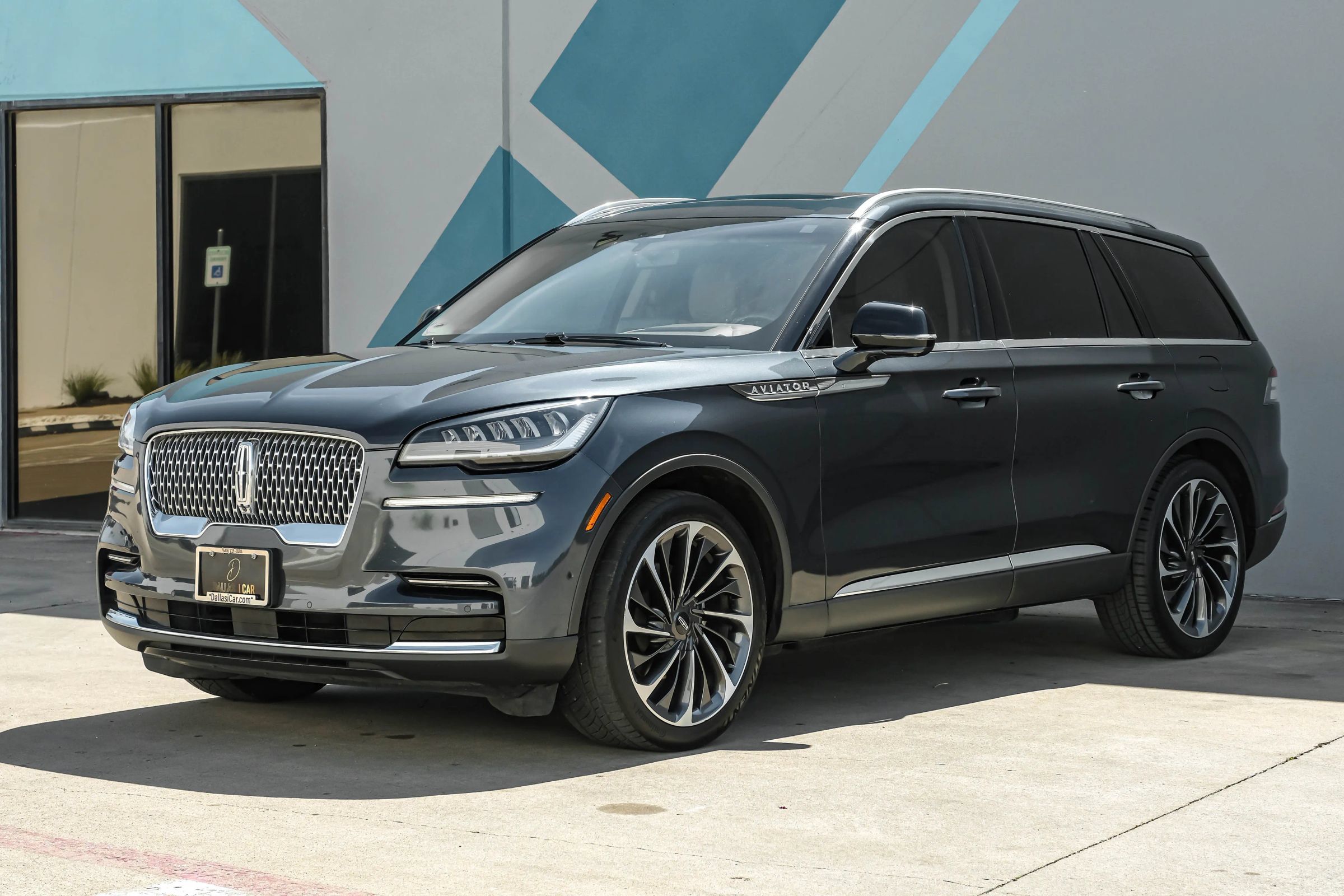 Used 2023 Lincoln Aviator Reserve w/ Equipment Group 201A RWD image 5