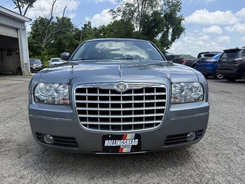 Used 2006 Chrysler 300 Touring w/ Protection Group RWD image 2